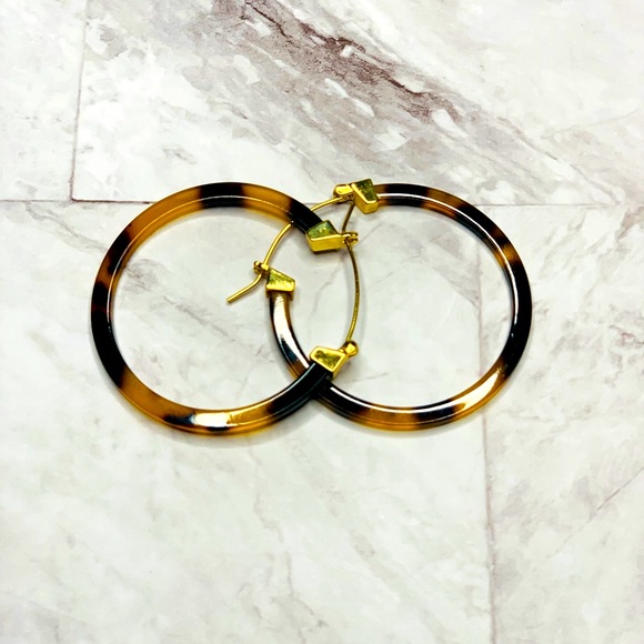 Sterling forever Leopard Acetate hoop earring - Picture 2 of 2